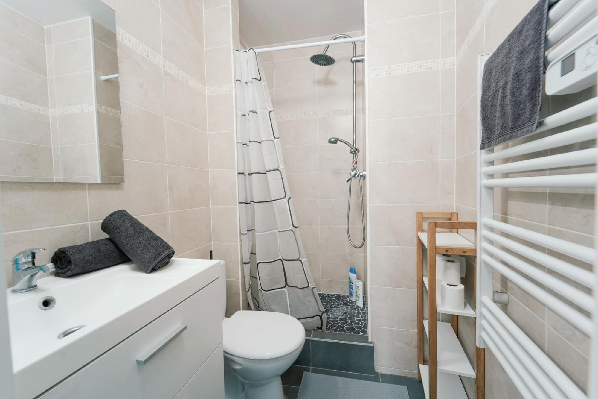 Confort & Style Pres De Cdg Vaudherland Экстерьер фото