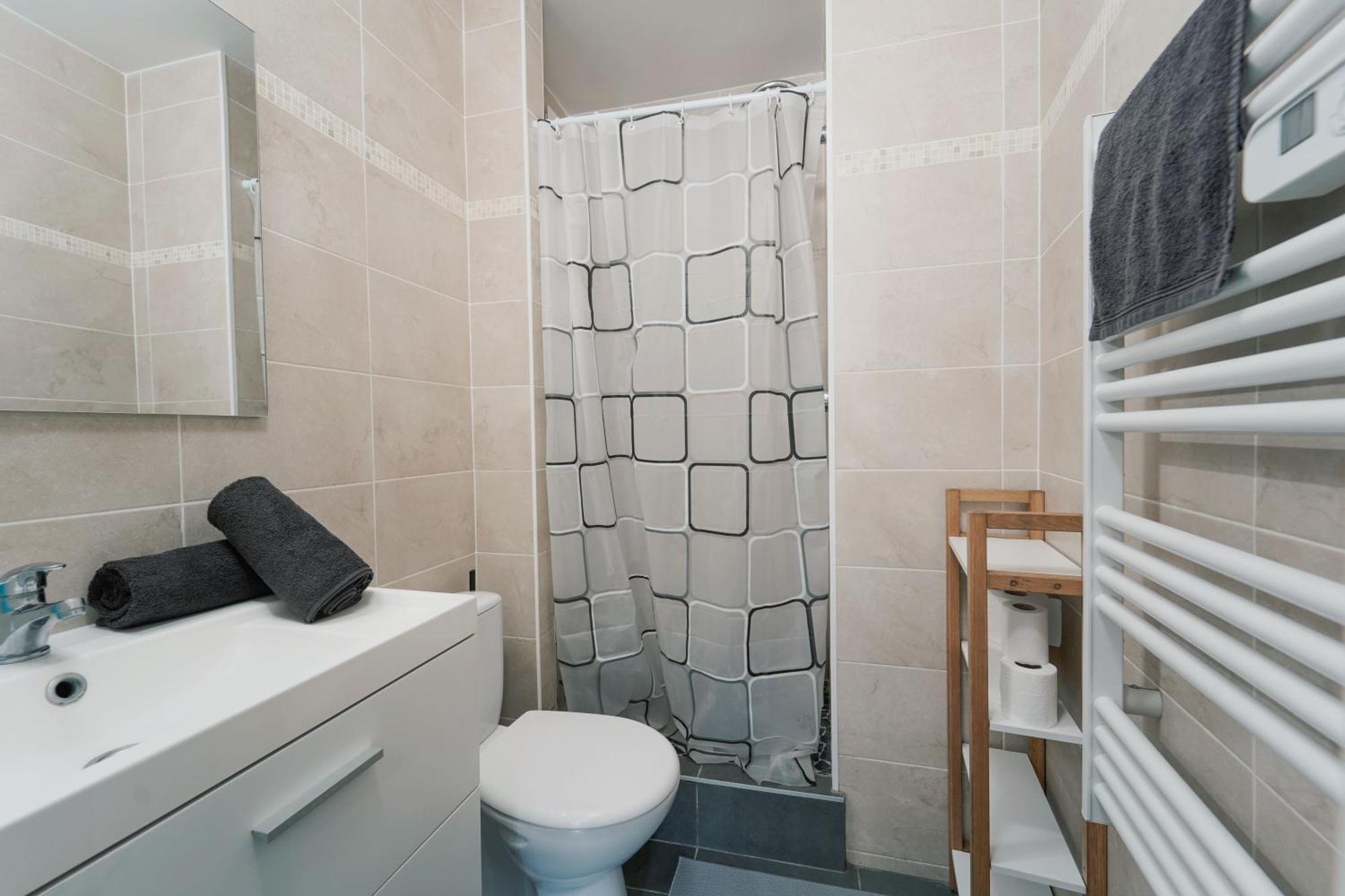 Confort & Style Pres De Cdg Vaudherland Экстерьер фото