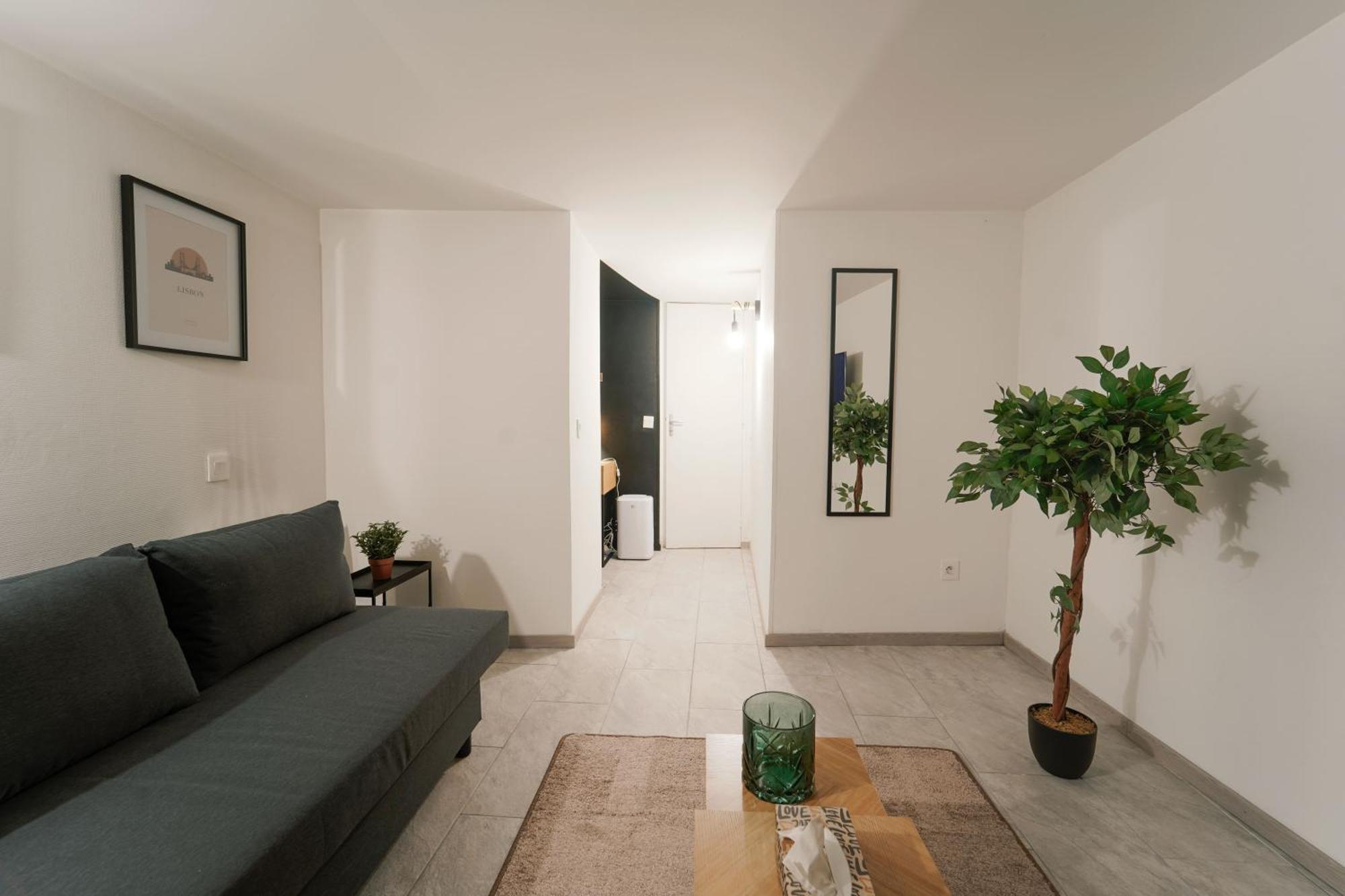 Confort & Style Pres De Cdg Vaudherland Экстерьер фото